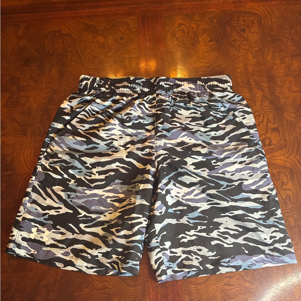 Under Armour Youth XL Blue & Gray Camo Athletic Shorts